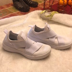 Vans slip on shoes, 7.5 white